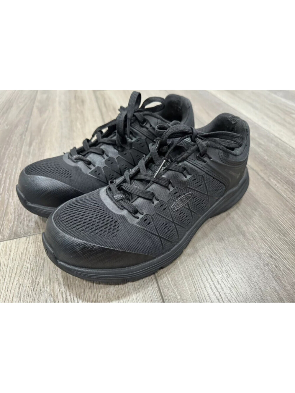 Keen Utility Women's Steel Toe Work Shoes Size 9.5.   ASTM F2413-18 Black